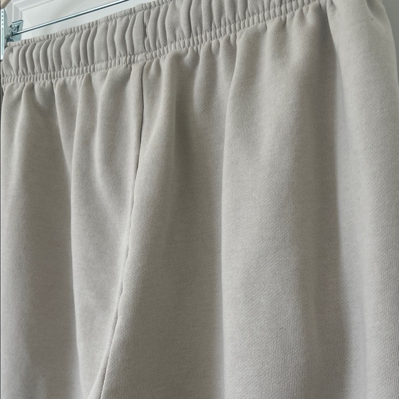 ALO “Bone” Straight Leg Sweatpants for Sale. - Picture 9 of 9